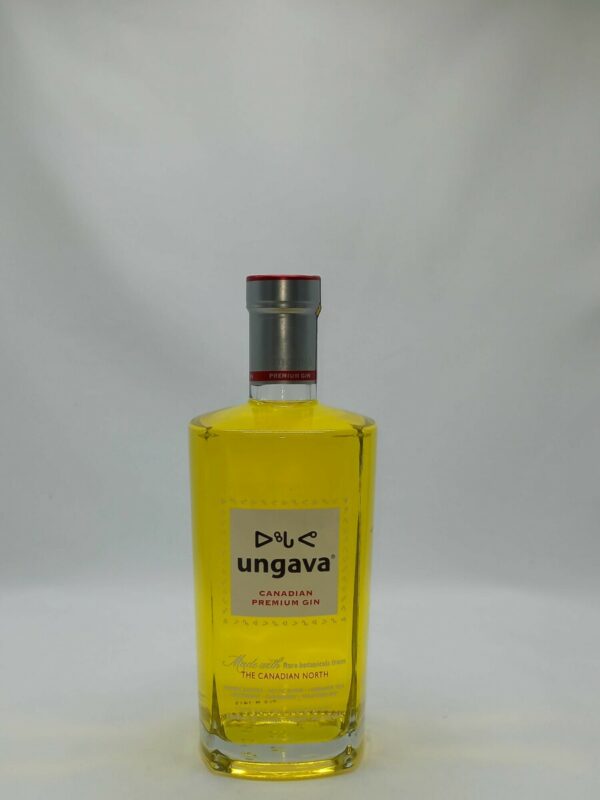 Le gin haut de gamme Ungava est fabriqué artisanalement et distillé en quantités limitées. Les ingrédients 100% naturels qui la compose donnent à Ungava ses arômes et sa surprenante couleur.