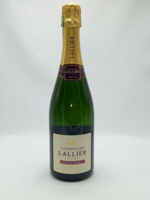 La Grande Réserve Brut de la Maison Lallier est un champagne issu d’un assemblage de 65% de pinot noir et 35% de chardonnay. C’est un brut sans année, uniquement élaboré à base de Grands Crus et de Premiers Crus.